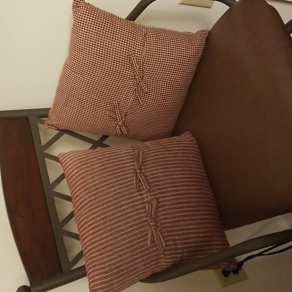 Farmhouse style winter decor pillows - Picture 8 of 12